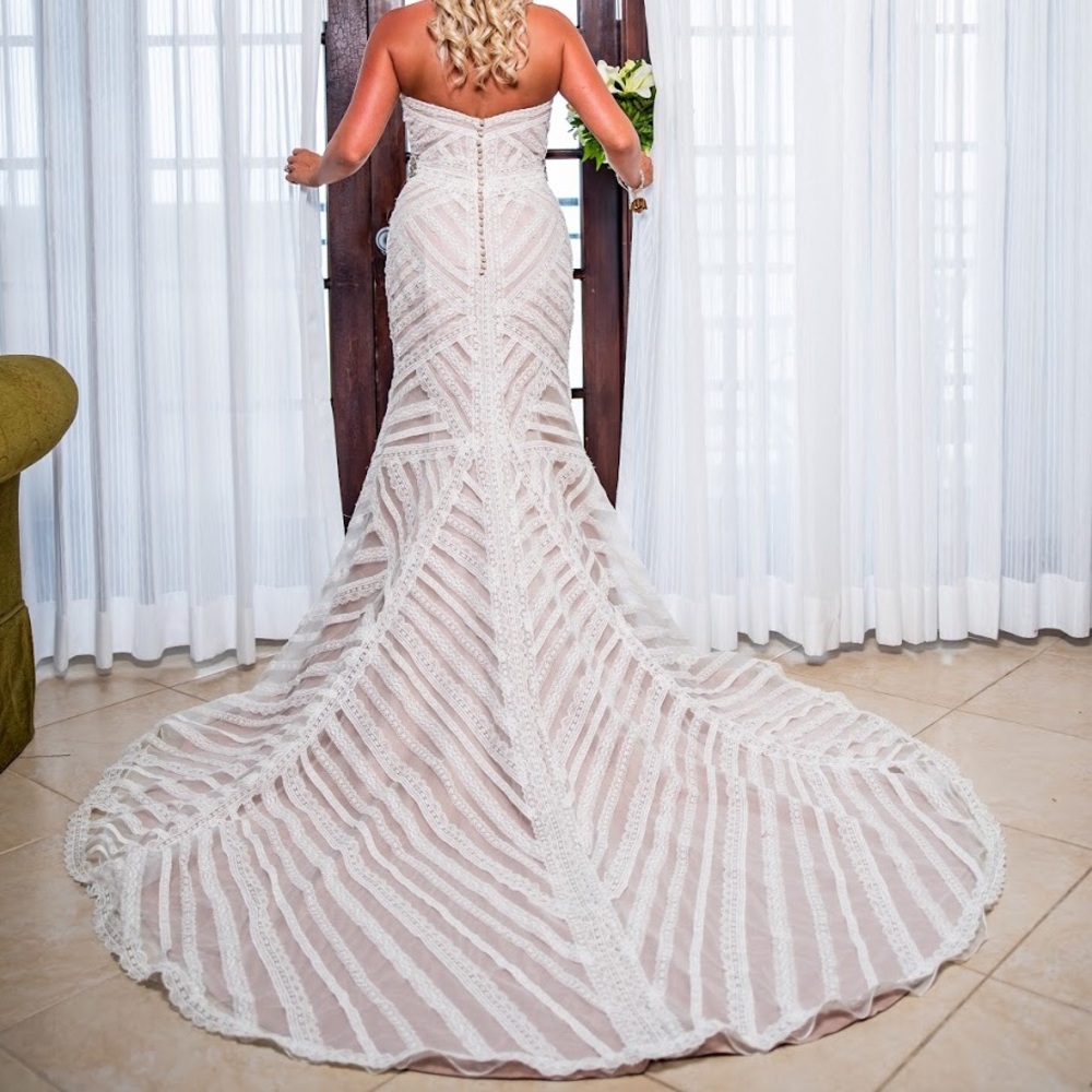 Lillian West Fit&Flare Sweetheart Wedding Dress